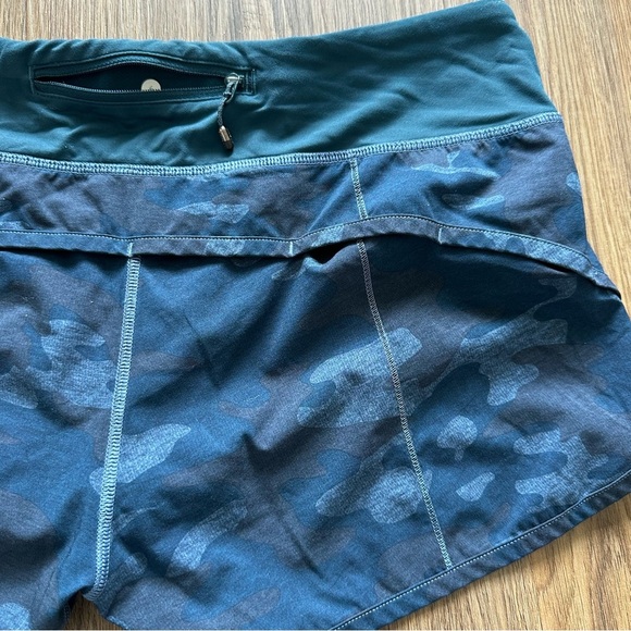 Lululemon 4" Run Times Speed Shorts Lotus Camo Oil Slick Blue Size 6 HTF Rare - Picture 6 of 13